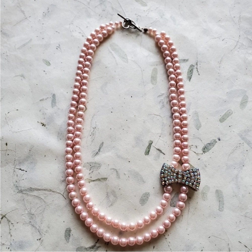 Girly Pink Pearls w/ Rhinestone Bow Focal 🎀 - Picture 1 of 7